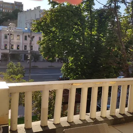 с террасой, крещатик 29, бессарабка Apartment *