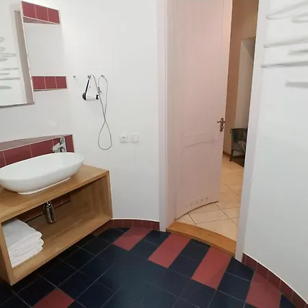 с террасой, крещатик 29, бессарабка Apartment *